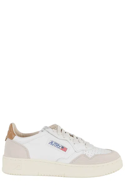 Autry Medalist Low Sneaker In White