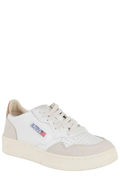 Autry Medalist Low Sneaker In White