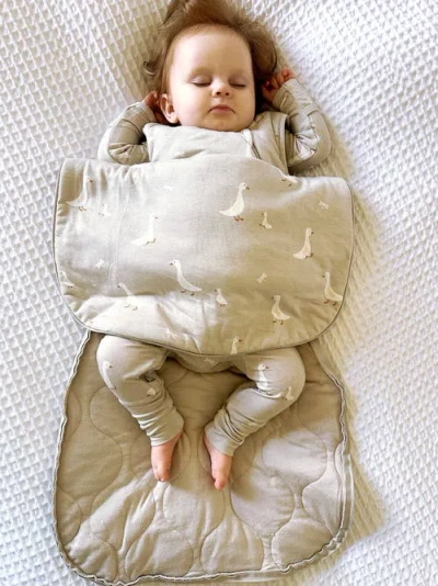 Gunamuna Sleeveless Transitional Swaddle Sleep Bag, 1.0 Tog In White