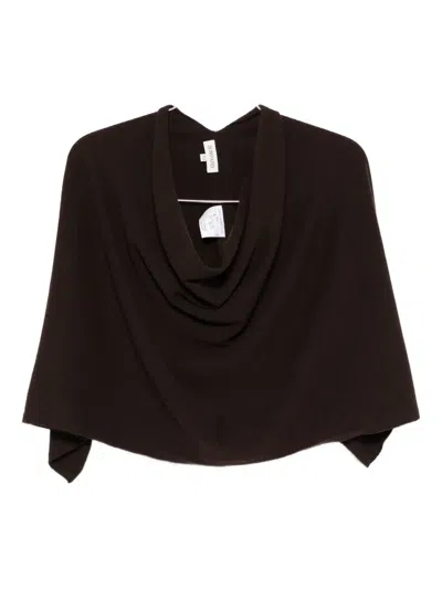 垂坠领羊绒斗篷