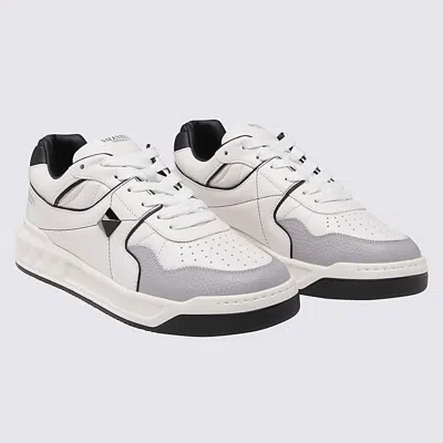 Valentino Garavani White And Grey Leather Low Top One Stud Sneakers In Multi