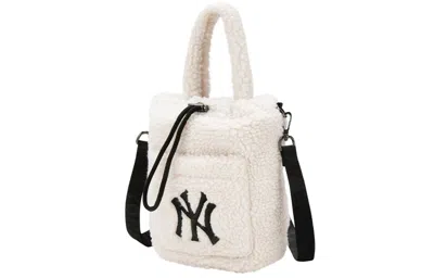 Mlb Ny New York Yankees Polar Fleece Wool Hand Bag White