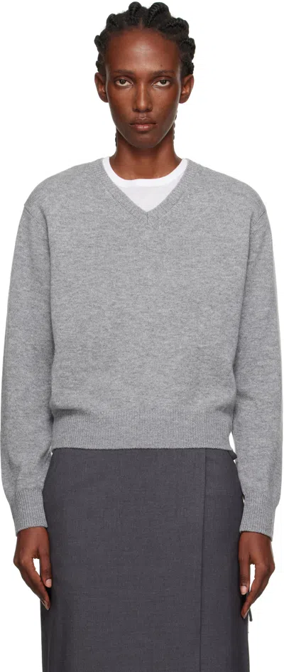 Dunst V-neck Long-sleeved Sweater In Gray