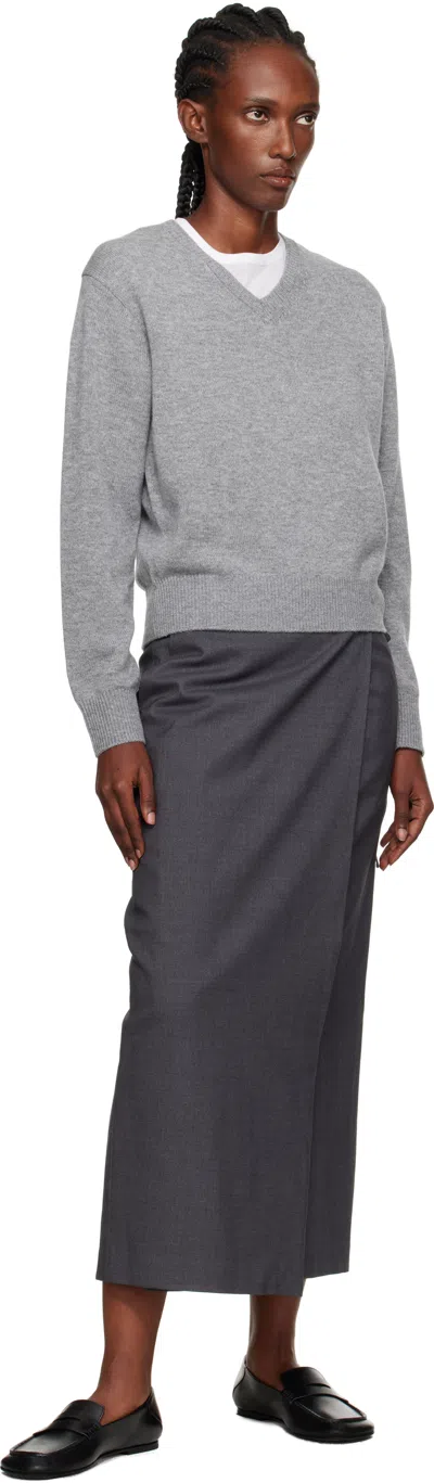 Dunst V-neck Long-sleeved Sweater In Gray