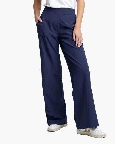 Southern Tide Teegan Pant In Nautical Navy In White