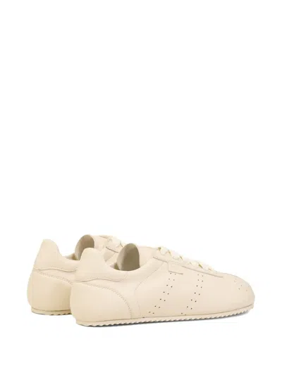 Ami Alexandre Mattiussi White Smooth Leather Low Top Step Sneakers White In Neutral