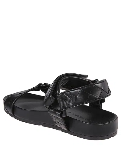 Bottega Veneta Trip Leather Slides In Black