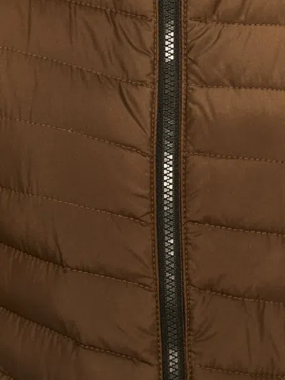 绗缝连帽蓬松夹克