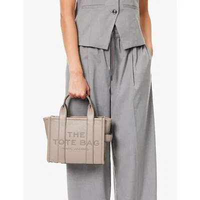 Marc Jacobs Womens Cement The Leather Small Tote Bag In Gray
