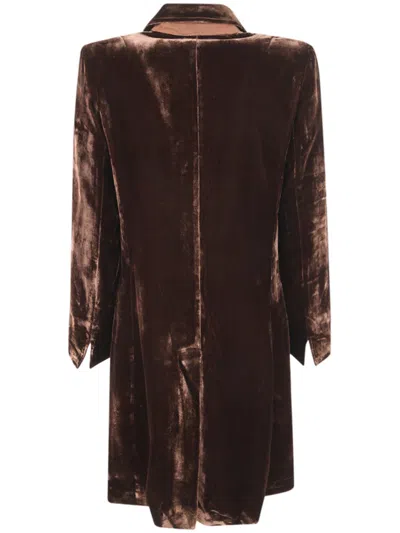 Bianco Levrin Velvet Buttoned Coat In Brown