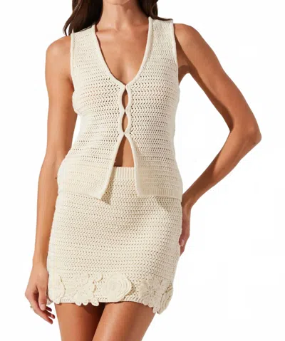 Astr Taimi Skirt In Beige In Neutral
