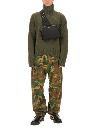 Givenchy Pantaloni Camouflage In Green