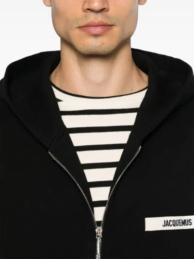Jacquemus The Gros Grain Zip-up Hooded Sweatshirt In Black