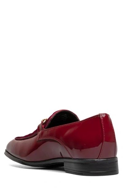 Stacy Adams Sprague Quilted Vamp Loafer In Burgundy