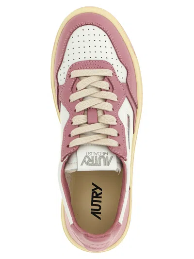 Autry Medalist Low In Pink
