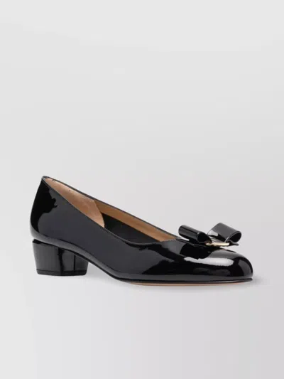 Ferragamo Vara Patent Leather Ballet Flats In Nero