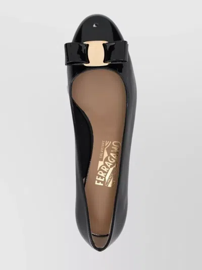 Ferragamo Vara Patent Leather Ballet Flats In Nero