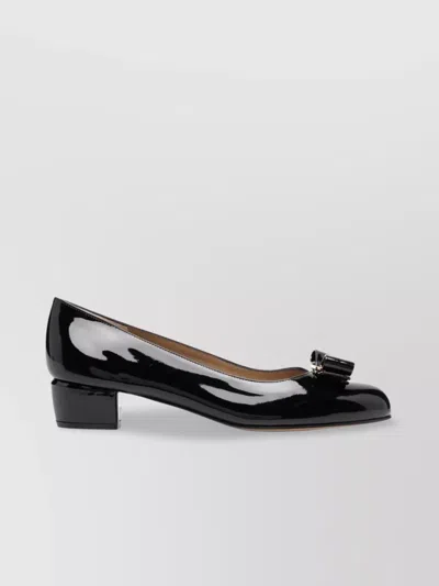 Ferragamo Vara Patent Leather Ballet Flats In Nero