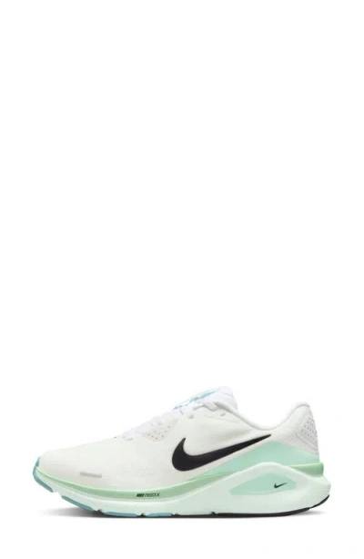 Nike Structure 26 Se Running Shoe In White