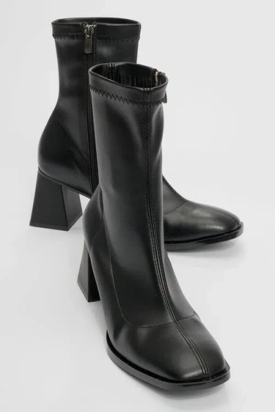 Prologue Shoes Plesa Chunky Heel Boot In Black