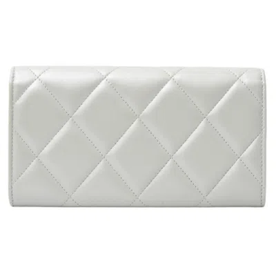 Pre-owned Chanel Matelasse Silver Gray Leather Long Wallet (bi-fold) ()