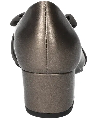 Easy Street Womens Pointed Closed Toe Block Heel Pumps In Neutral