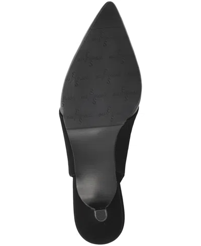 Easy Street Womens Pointed Closed Toe Kitten Heel Pumps In Black