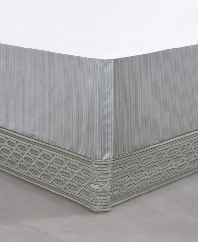 J Queen New York Metropolitan Embossed 4-pc. Comforter Set, Queen In Gray