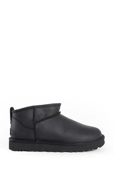 Ugg Classic Ultra Mini Black Ankle Boots With Shearling Lining In Leather Woman In Black