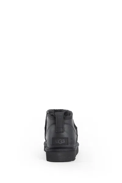 Ugg Classic Ultra Mini Black Ankle Boots With Shearling Lining In Leather Woman In Black