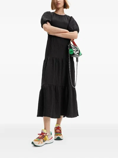 泡泡袖露背中长连衣裙