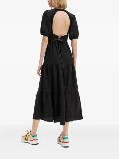 泡泡袖露背中长连衣裙