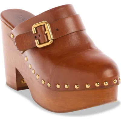 Chloé Jeannette Wedge Clogs In Brown