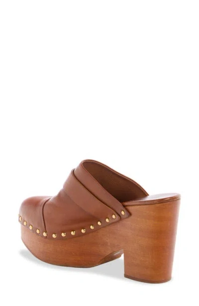 Chloé Jeannette Wedge Clogs In Brown