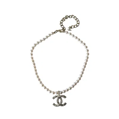 Pre-owned Chanel Crystal Strass Resin Cc With Pearl Necklace White Light Gold