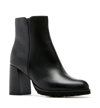 La Canadienne Maya Waterproof Leather Boot In Black