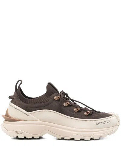 Moncler Sneakers Trailgrip Lite3 En Nubuck Et Daim In Brown