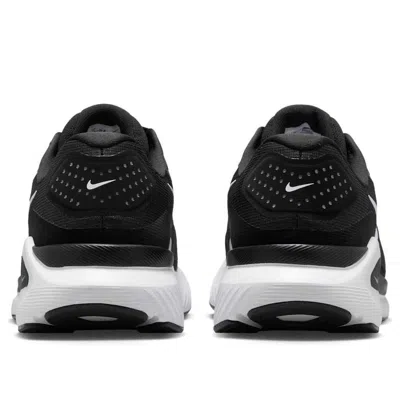 Nike Structure 26 Running Shoe In Black