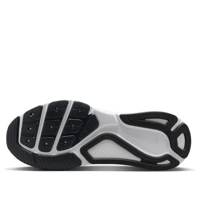 Nike Structure 26 Running Shoe In Black