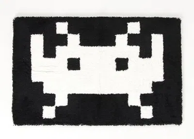 Pre-owned Fabrick Space Invaders Design D Rug In Multi