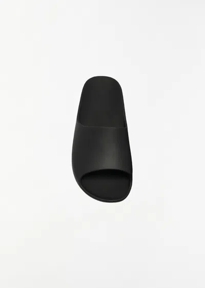 The Row Ama Slipon In Rubber In Black