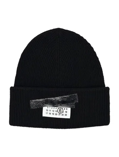Mm6 Maison Margiela Ribbed Beanie With Logo Tag In Black