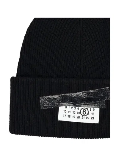 Mm6 Maison Margiela Ribbed Beanie With Logo Tag In Black