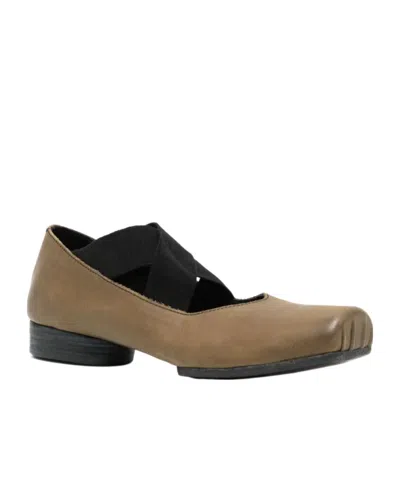 Uma Wang Square Toe Ballet Flats In Brown
