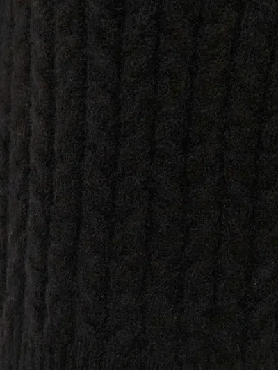 粗绞花针织荷叶边毛衣