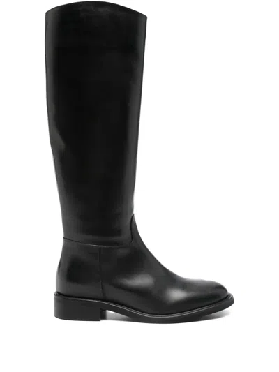 Julie Dee Low Heels Boots In Black Leather In Black
