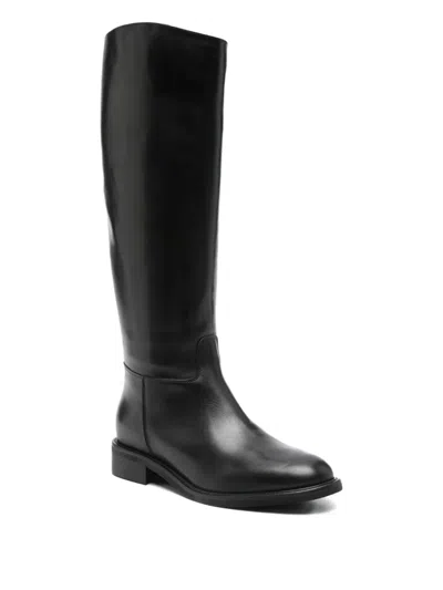 Julie Dee Low Heels Boots In Black Leather In Black