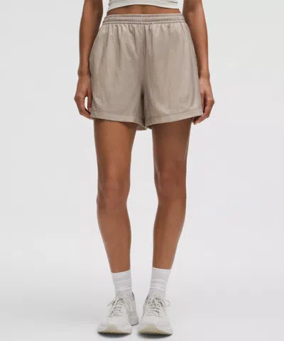 Lululemon Lightweight Mid-rise Active Short 5"