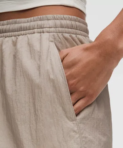 Lululemon Lightweight Mid-rise Active Short 5"