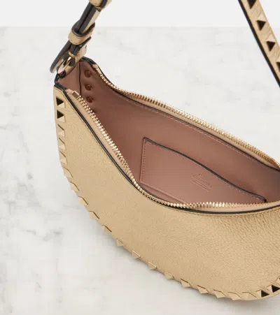 Valentino Garavani Kleine Crescent Schultertasche Mit Nieten In Gold